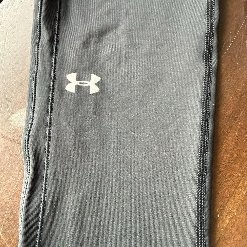 Under Armour Black Ankle Leggings Size Small Womens Great Condition Lightweight